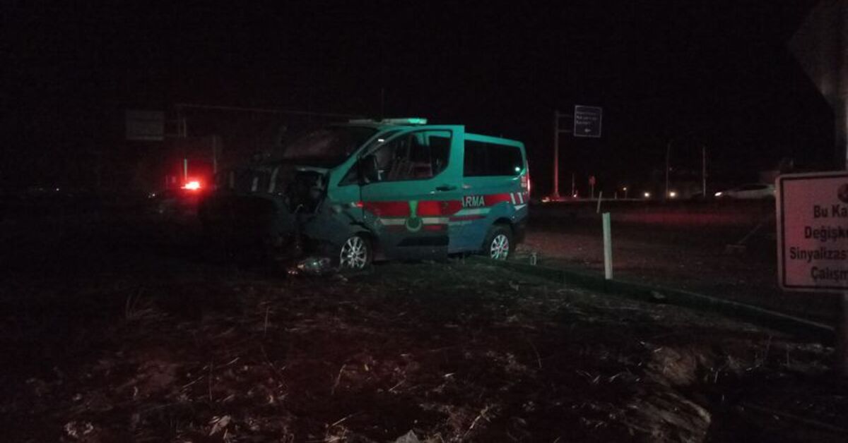 Malatya’da askeri araç, otomobille çarpıştı: 5’i asker 8 yaralı
