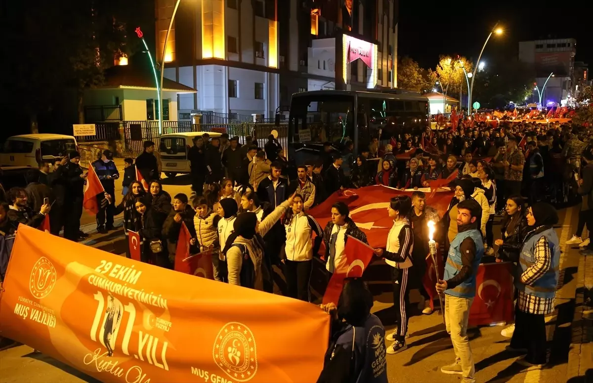 Muş’ta Fener Alayı ile Cumhuriyet Coşkusu